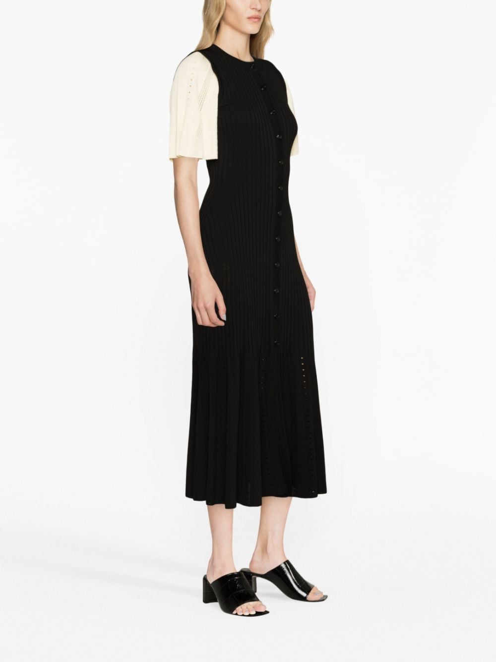 Nora – Robe longue texturée au style fluide et féminin