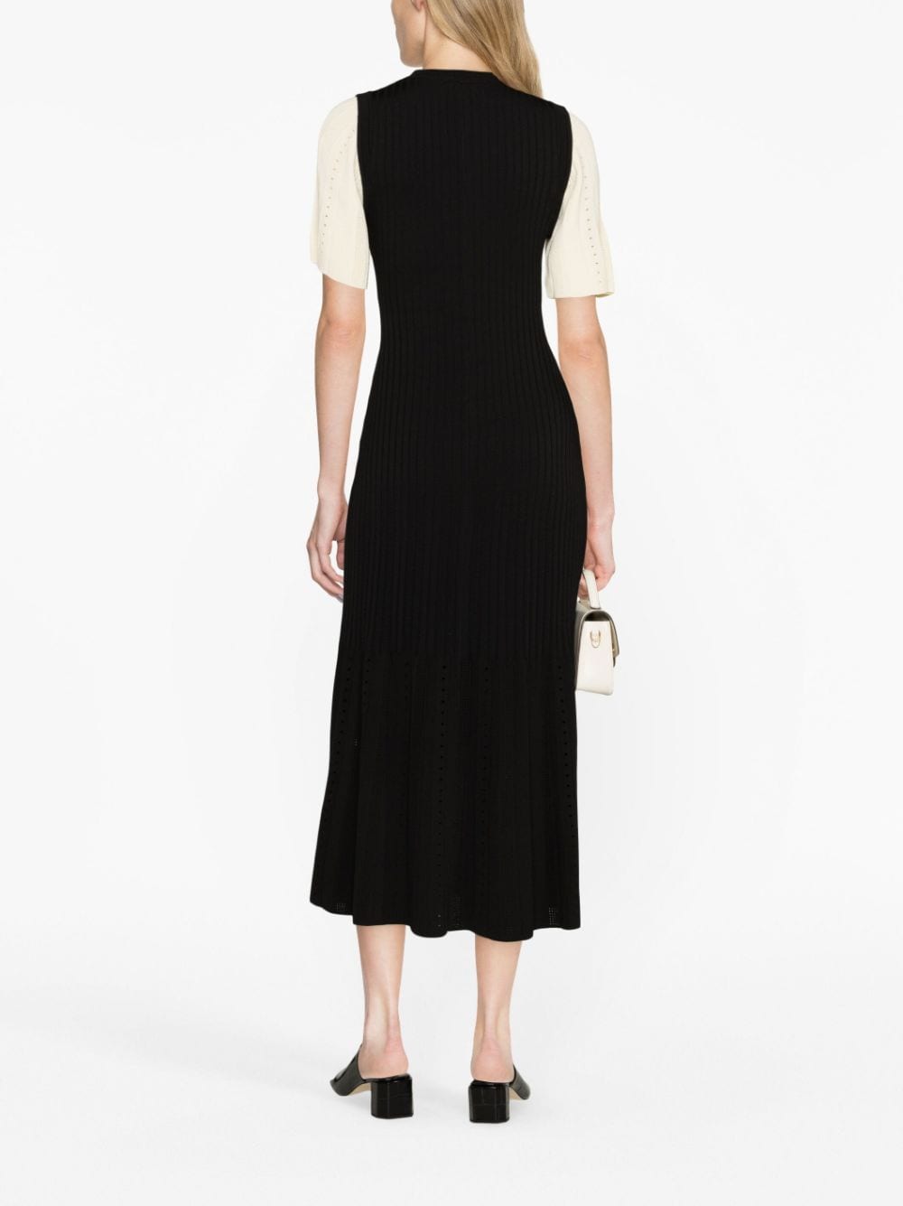 Nora – Robe longue texturée au style fluide et féminin