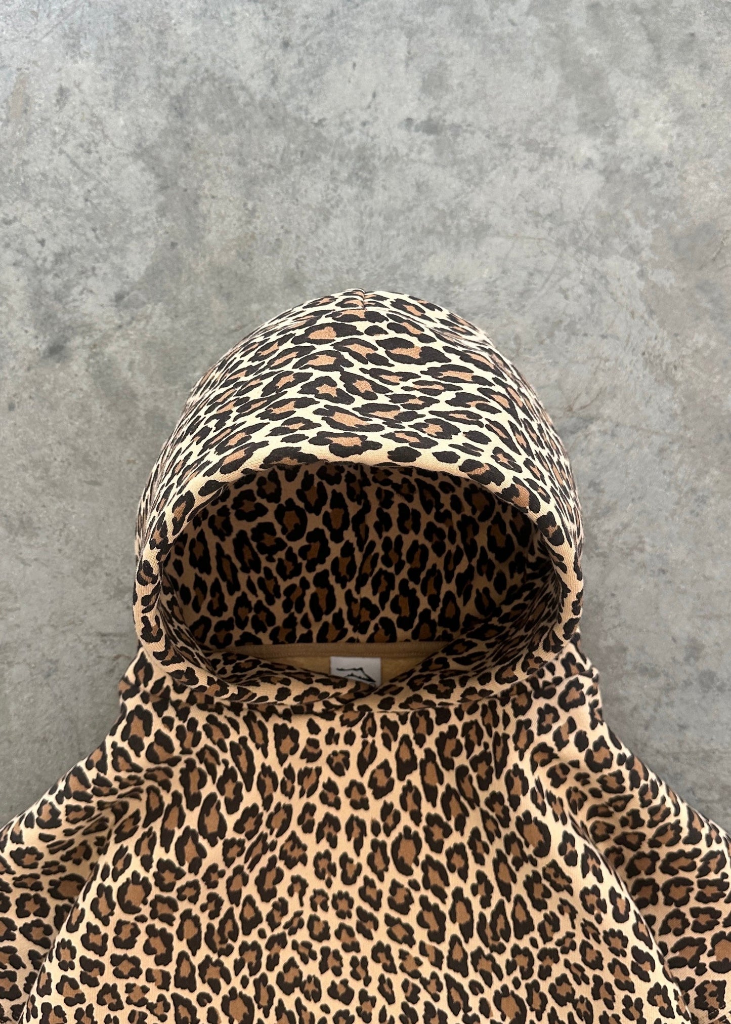 Arelis – Ensemble combinaison et sweat à capuche au motif léopard