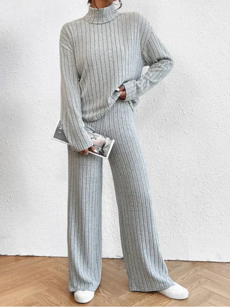 Leia - Ensemble à Deux Pièces : Pantalon et Pull Col Roulé