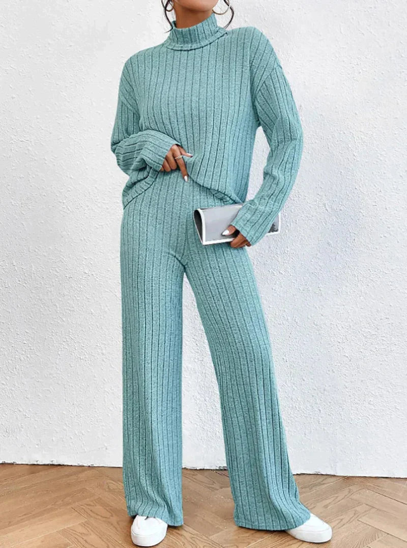 Leia - Ensemble à Deux Pièces : Pantalon et Pull Col Roulé