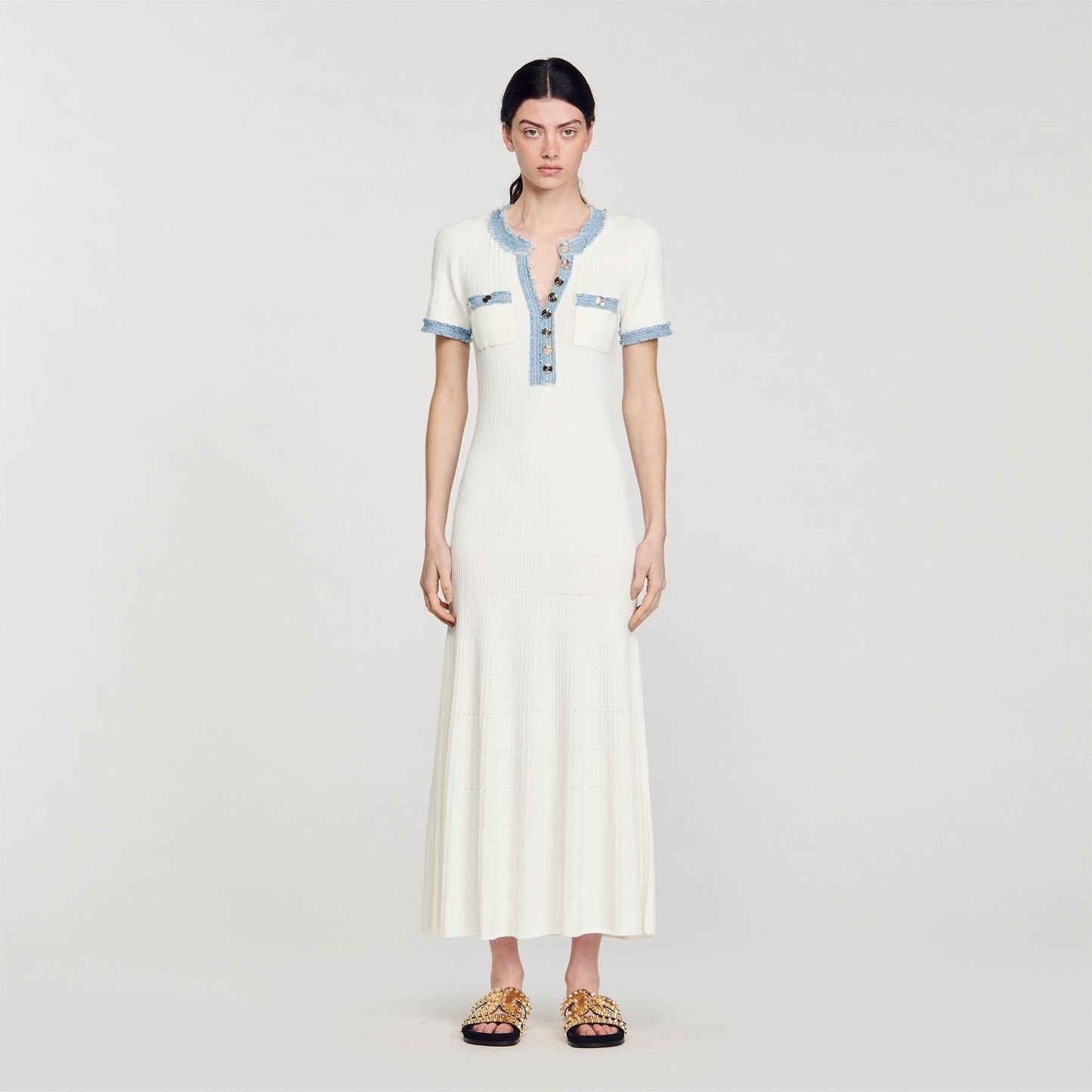 Nora – Robe longue texturée au style fluide et féminin