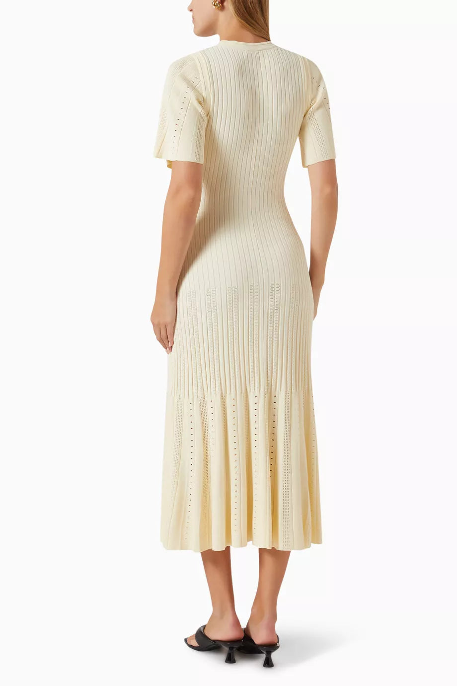 Nora – Robe longue texturée au style fluide et féminin