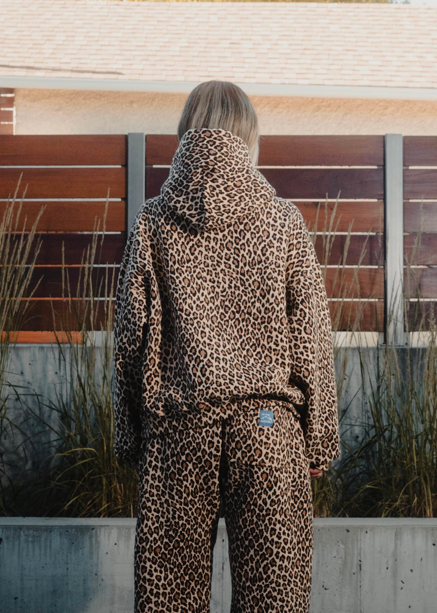 Arelis – Ensemble combinaison et sweat à capuche au motif léopard