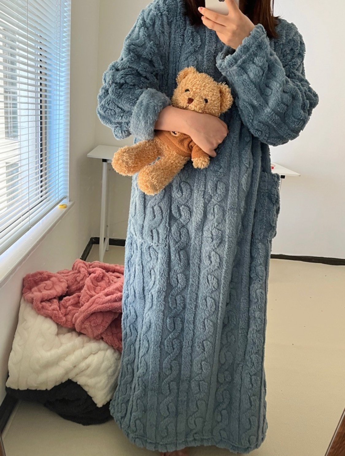 Mercedes - Pyjamas style robe