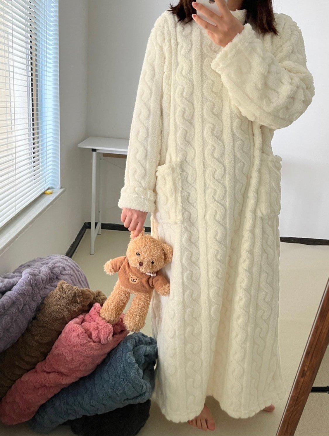Mercedes - Pyjamas style robe