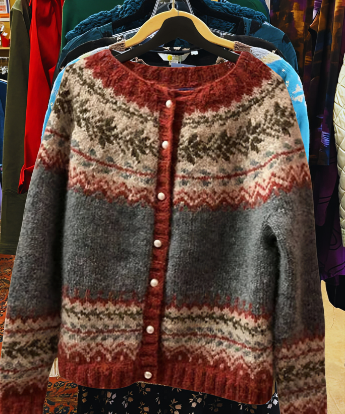 Agnessa – Pull texturé avec détails boutonnés