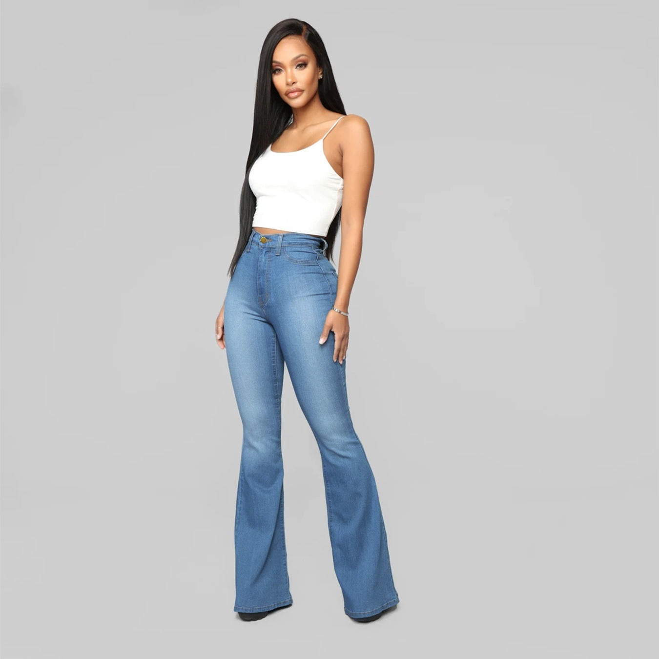 Jeans coupe galbée au style flatteur