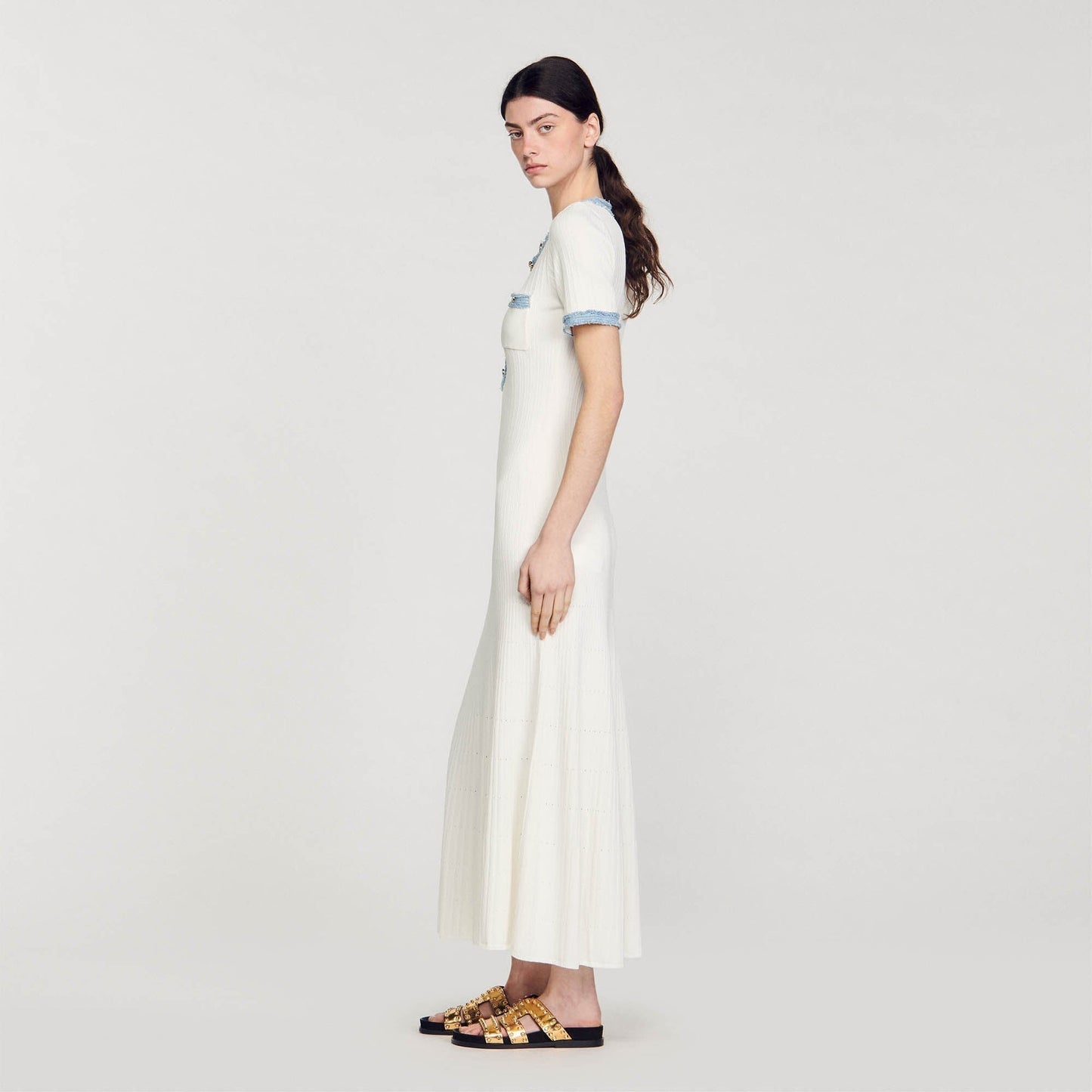 Nora – Robe longue texturée au style fluide et féminin