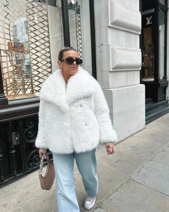 Sophie – Manteau au style pelucheux et élégant