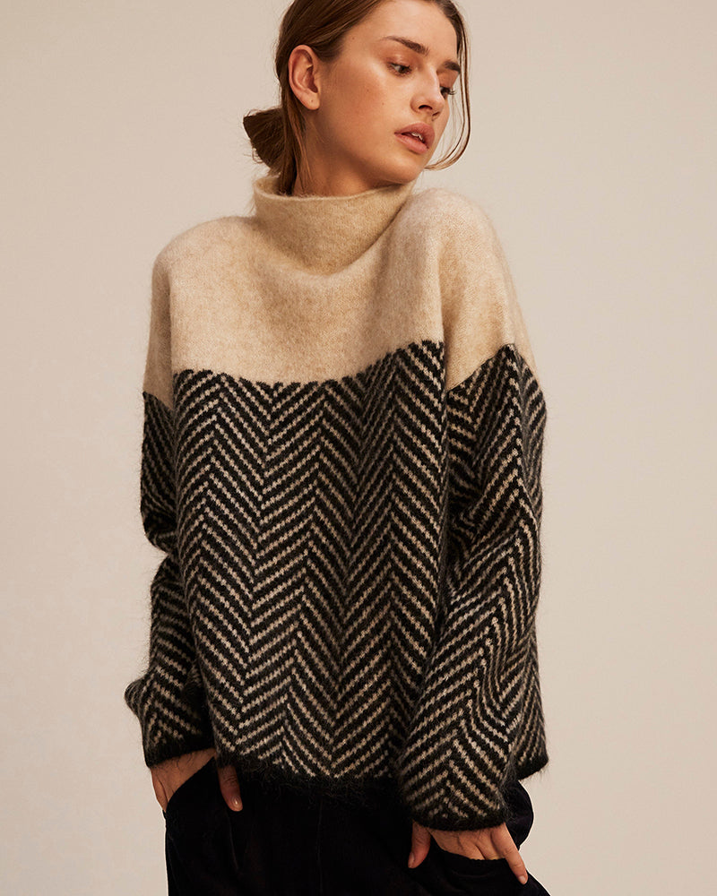 Alicha – Pull à col montant au style doux
